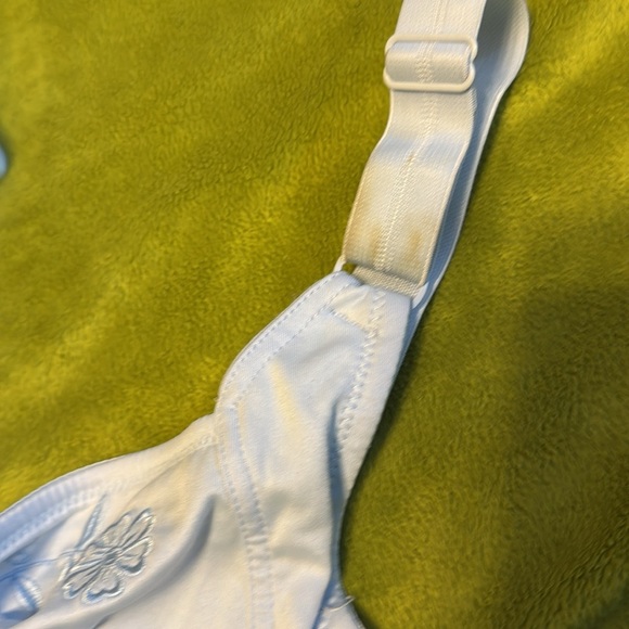 Women's Intimates Set - Black, Red, Baby Blue Sz 38B - Picture 4 of 7